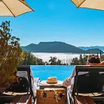 Guest house The Luxury Shelters