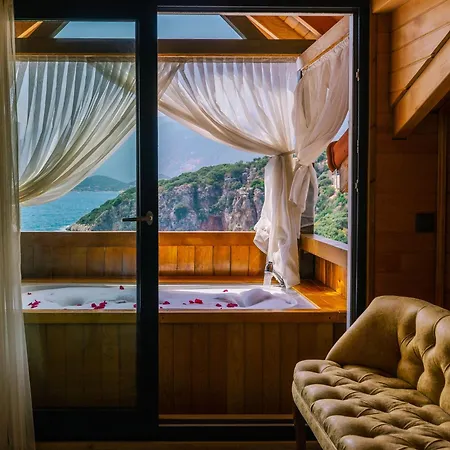 The Luxury Shelters 3*