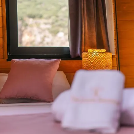 The Luxury Shelters 3*