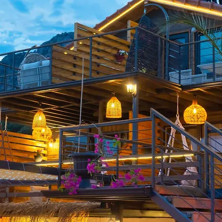 The Luxury Shelters Otel 3*