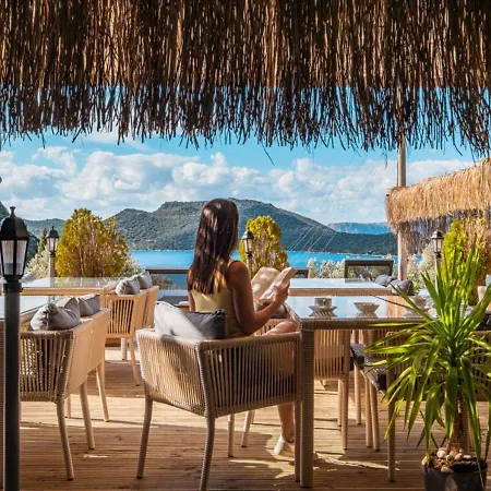 The Luxury Shelters Konukevi 3*