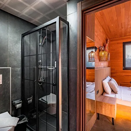 The Luxury Shelters 3*