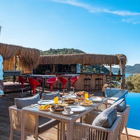 The Luxury Shelters 3*