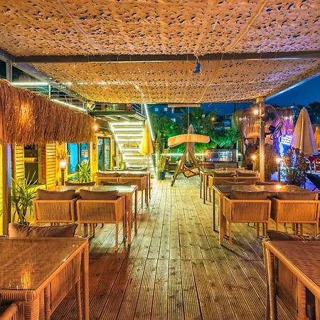 Konukevi The Luxury Shelters 3*